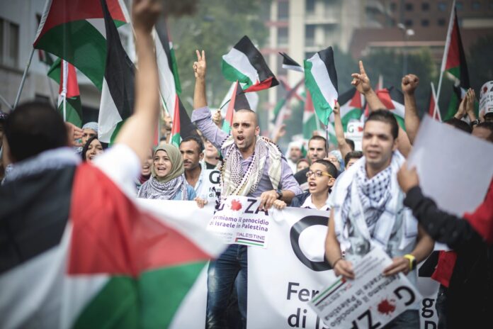 pro palestine manifestation in milan on july, 26 2014