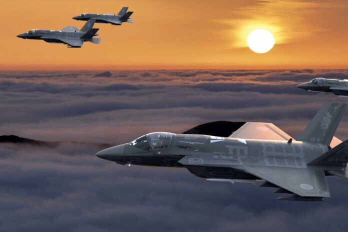 Lockheed Martin F-35 Lightning II in formation flight