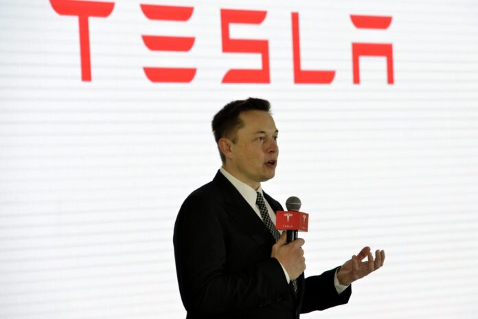 Tesla aims to build its electric cars in China